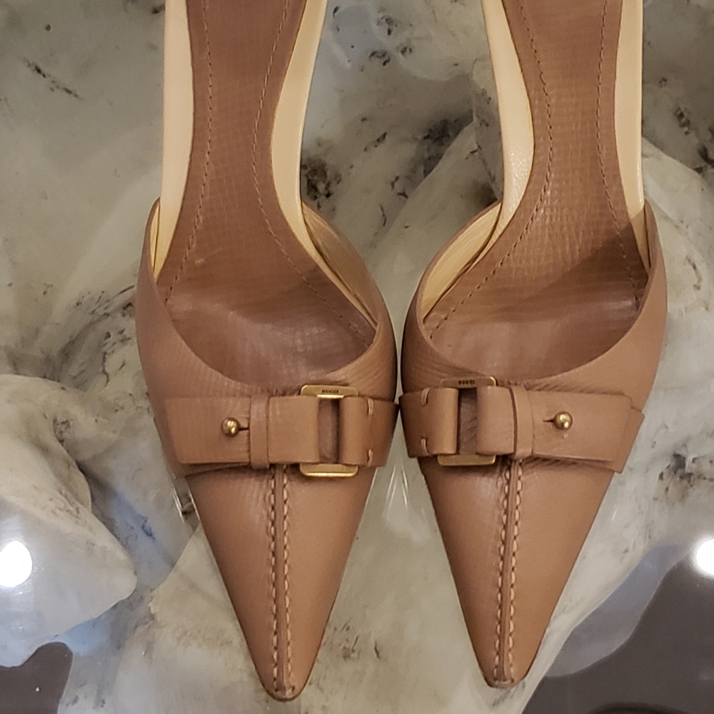 Gucci Nude Tumbled Leather Pointy Kitten Heels 8